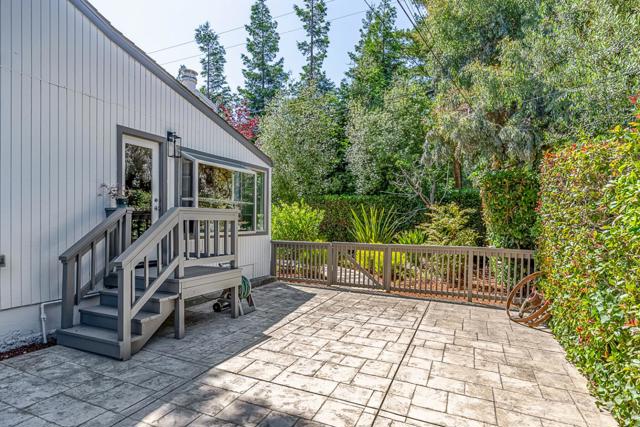 1231 Gronwall Lane, Los Altos CA: https://media.crmls.org/mediaz/967d74bb-8acd-4eab-bdac-28c6f4c19d32.jpg