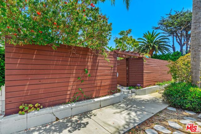 340 Rennie Avenue photo 1