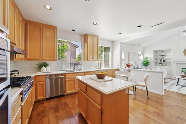 2681 Sycamore Grove Place, San Jose CA: https://media.crmls.org/mediaz/967d7ef5-624b-4815-b791-d509568722f9.jpg