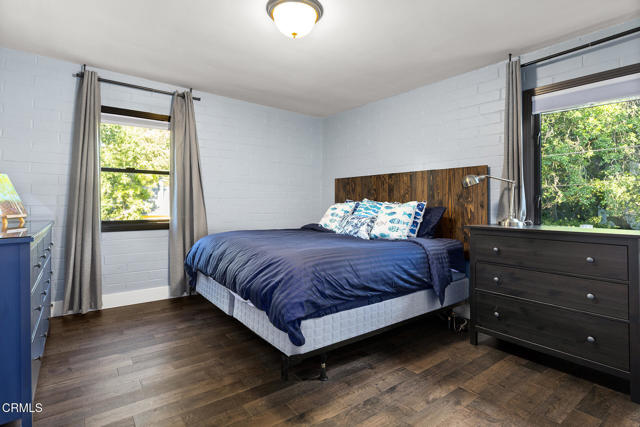 1052 New York Drive, Altadena CA: https://media.crmls.org/mediaz/967f694c-e242-434a-ac53-f09abd24c4f0.jpg