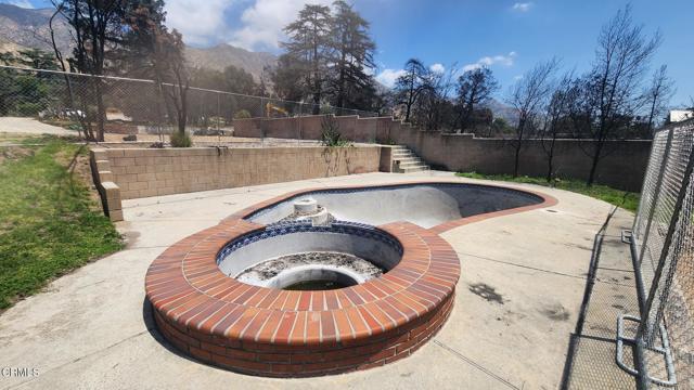 Detail Gallery Image 5 of 11 For 576 Wapello St, Altadena,  CA 91001 - – Beds | – Baths