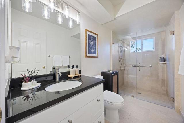 16 Niner Court, Redwood City CA: https://media.crmls.org/mediaz/96807e66-cf29-4c77-bd2a-83051e479fed.jpg
