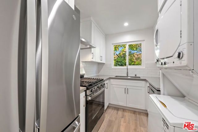1252 N Crescent Heights Boulevard, West Hollywood CA: https://media.crmls.org/mediaz/9680da47-1f76-4532-9008-70f76349a1bf.jpg
