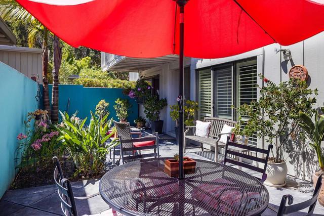 9662 Willow Court, Carmel CA: https://media.crmls.org/mediaz/968100be-f9c0-4969-b632-5520ad414dd7.jpg