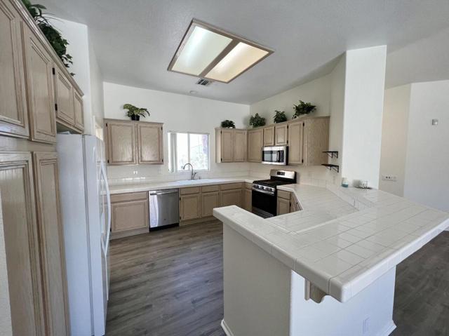 68392 Riviera Road, Cathedral City CA: https://media.crmls.org/mediaz/968106e0-a267-40f2-af1e-757a03a0287f.jpg