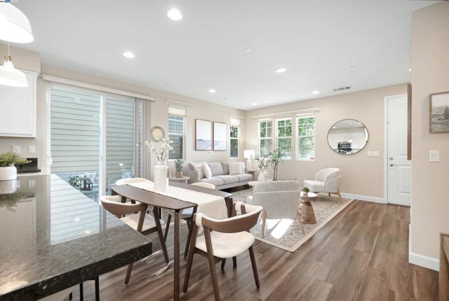 328 C St, Hayward CA: https://media.crmls.org/mediaz/968123bc-a389-4e58-a33c-caee37bbb5fc.jpg