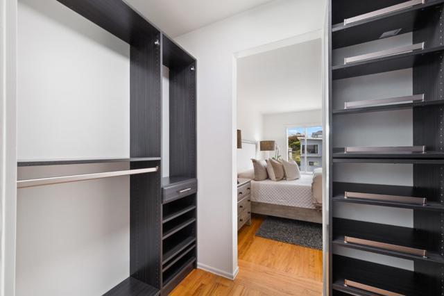 32 Crestview Avenue, Daly City CA: https://media.crmls.org/mediaz/96813a9a-1353-4237-afc3-19fd6c88cc7d.jpg