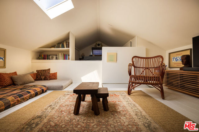 1452 Westerly Terrace, Los Angeles CA: https://media.crmls.org/mediaz/9681e9a0-92be-44c7-a341-43e7cc1be88d.jpg