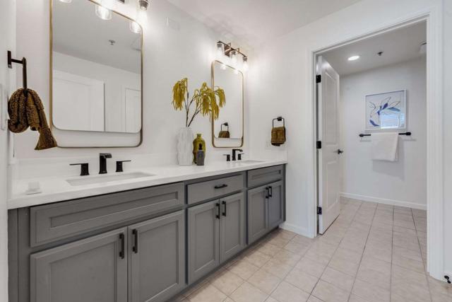 401 Crescent Court, San Francisco CA: https://media.crmls.org/mediaz/96821758-421f-4962-a5d2-0d03af5a1342.jpg