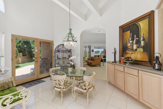 346 Crest Lake Drive, Palm Desert CA: https://media.crmls.org/mediaz/96824cf3-e603-4572-980c-cce57699d9d7.jpg