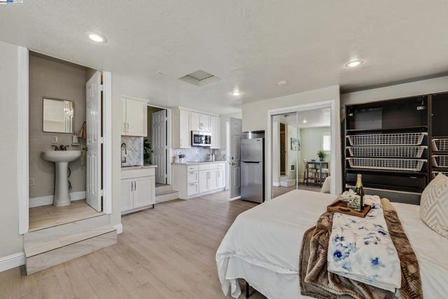 4955 Swindon Pl, Newark CA: https://media.crmls.org/mediaz/9682c160-d4b1-4977-8bfa-f83f98c41a45.jpg