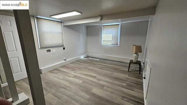 1937 87th Avenue, Oakland CA: https://media.crmls.org/mediaz/96830e1b-1de8-4449-9f2d-c5d22bcd2e35.jpg