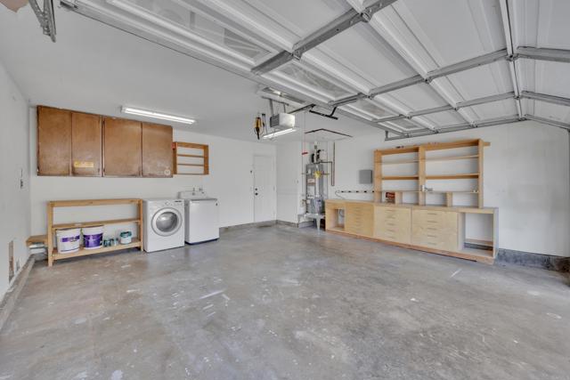 Home for Sale in Lakeside