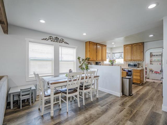 27 Burchell Avenue, Freedom CA: https://media.crmls.org/mediaz/968435ec-0833-4e96-b887-f7984ecb2d1c.jpg
