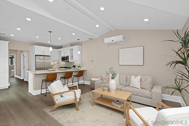 819 Kennebeck Ct, San Diego CA: https://media.crmls.org/mediaz/96847e8b-5329-4405-81e8-83f0cabeb9f4.jpg