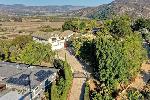 2848 Sunset Hills, Escondido CA: https://media.crmls.org/mediaz/96848b20-9057-4f23-9f97-249985e2d19f.jpg