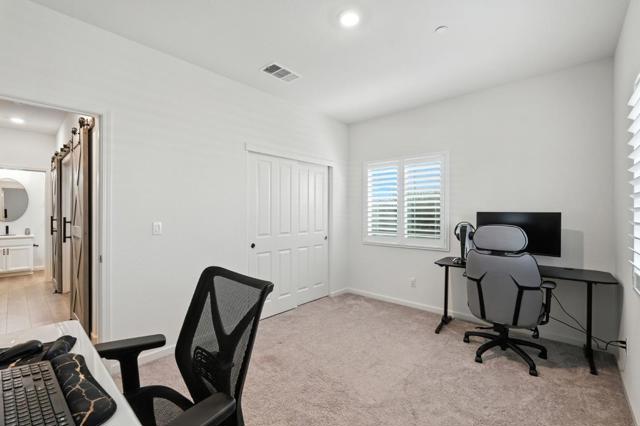 3826 Fong Ranch Road, Sacramento CA: https://media.crmls.org/mediaz/9685e758-98ac-42d8-9cdd-b960907b6ebe.jpg