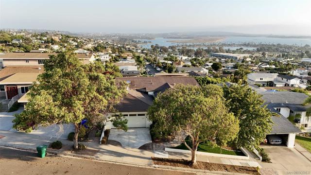 3539 Mount Laurence Dr, San Diego CA: https://media.crmls.org/mediaz/9686c2a7-2c9b-45a9-8fa7-1c6e2d73c08d.jpg