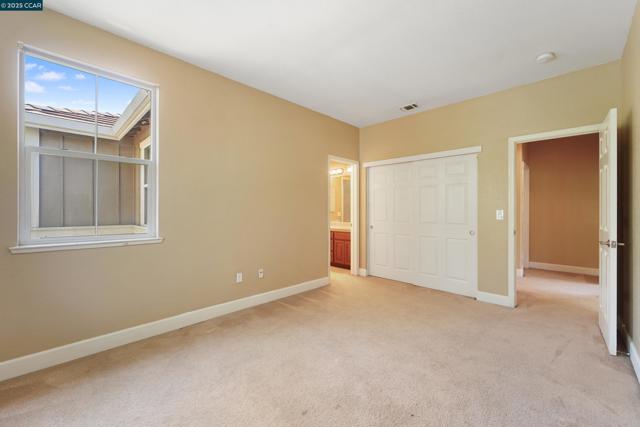 513 Lexington Dr, Vallejo CA: https://media.crmls.org/mediaz/968757f5-1f21-4cb6-a535-69af16a8fc19.jpg