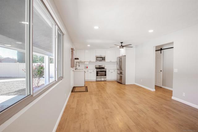 1996 Rohn Rd, Escondido CA: https://media.crmls.org/mediaz/968811da-b88c-453a-9aac-9d2afecbef5e.jpg