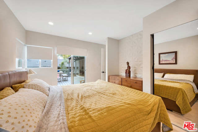 380 Tamarac Drive, Pasadena CA: https://media.crmls.org/mediaz/96884bb9-1943-4c56-abe5-7407fe5cfa66.jpg