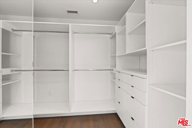 4525 Melbourne Avenue, Los Angeles CA: https://media.crmls.org/mediaz/9688c3aa-1b96-4da0-bf0f-67cda0fc19d4.jpg