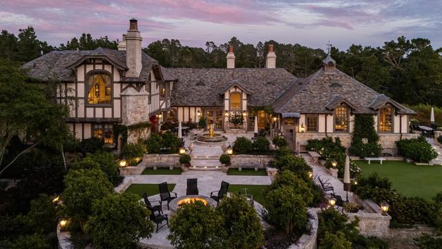 2 La Pradera Lane, Carmel CA: https://media.crmls.org/mediaz/9689cc4a-bc0c-49ee-b5e4-096cb8c114f9.jpg