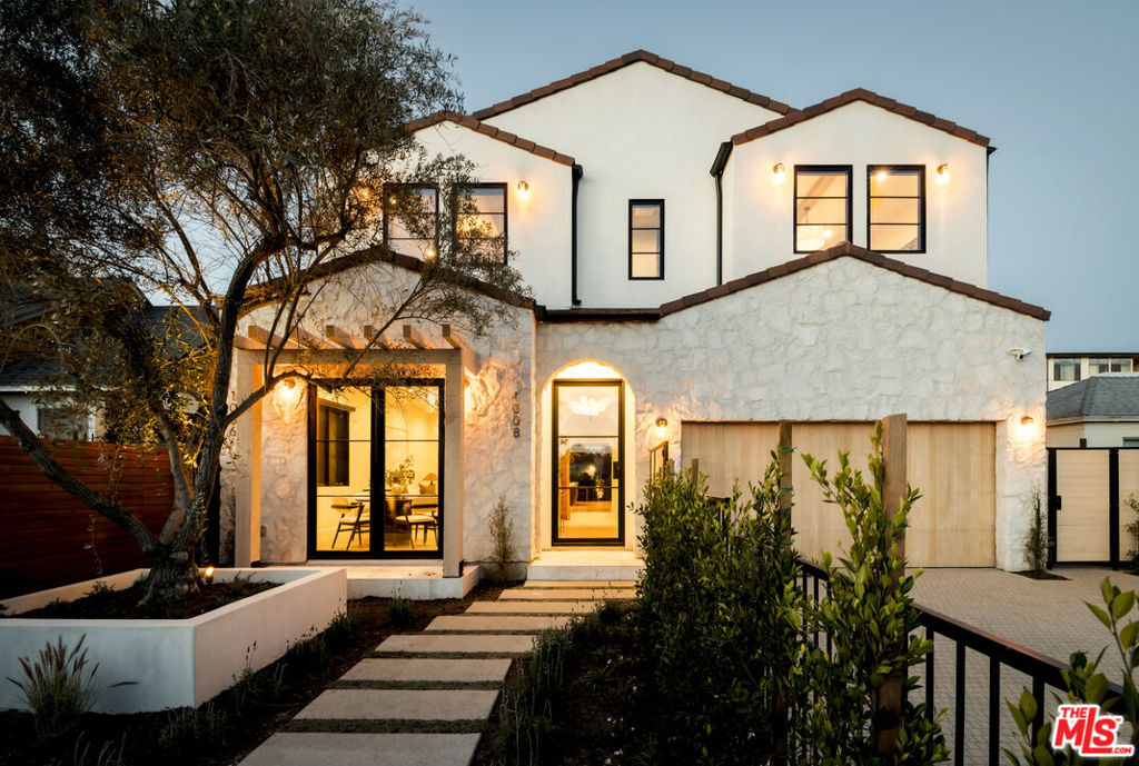 1008 S Bundy Drive