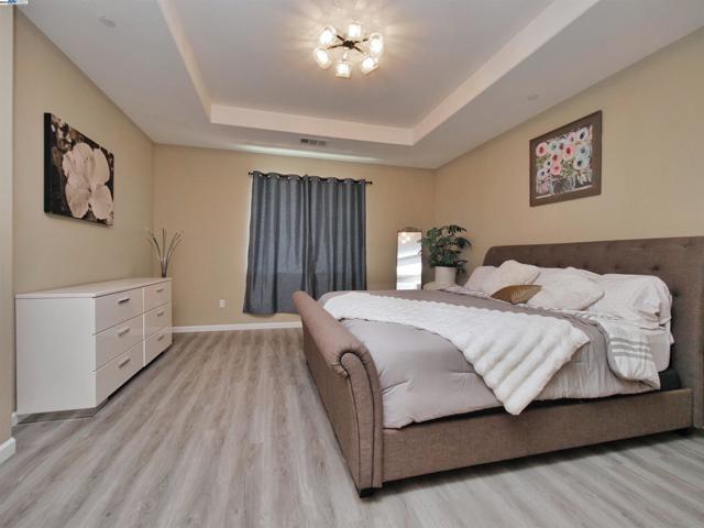 2419 Sienna Dr, Pittsburg CA: https://media.crmls.org/mediaz/968b5c22-f95a-4edd-80e7-a364efb8f35e.jpg