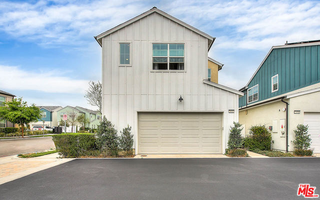2432 E Hyde Paseo, Ontario CA: https://media.crmls.org/mediaz/968bb292-9fe9-45f6-ad58-4ae08ca44607.jpg