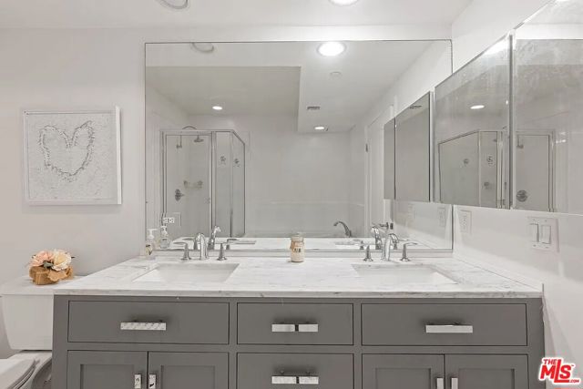 1522 Amherst Avenue, Los Angeles CA: https://media.crmls.org/mediaz/968c96d8-5c89-4c78-a8bb-35653ead5270.jpg