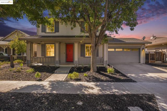 752 Jennifer Street, Brentwood CA: https://media.crmls.org/mediaz/968cda74-0750-41d7-af85-7caa3b483f8e.jpg