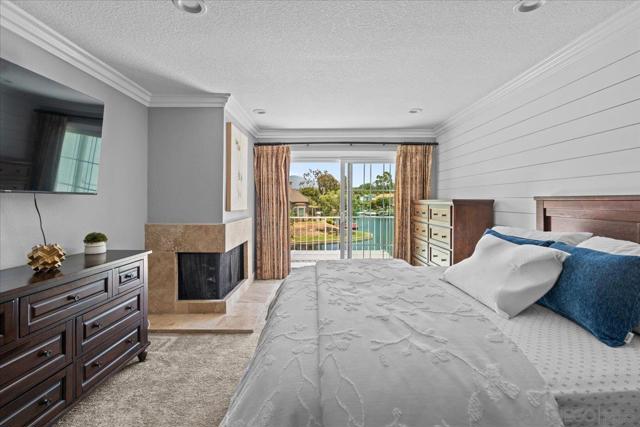 22682 S Canada Ct, Lake Forest CA: https://media.crmls.org/mediaz/968cebd8-d642-4476-be9e-2418dcf7fde3.jpg
