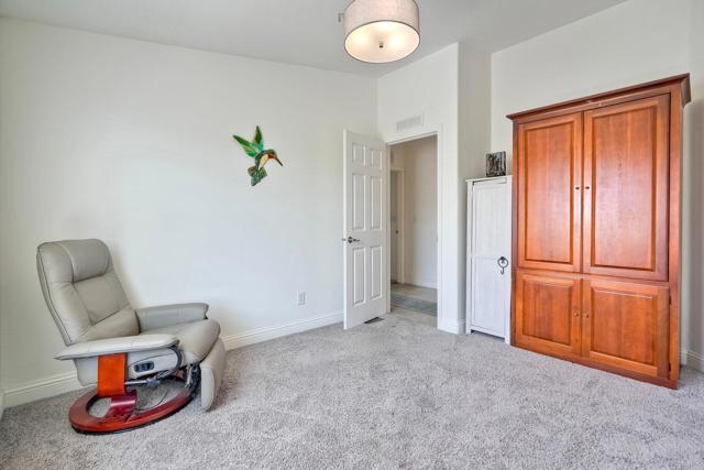 2280 E Valley Parkway, Escondido CA: https://media.crmls.org/mediaz/968cef32-de98-402e-8dea-64ccc448ae30.jpg