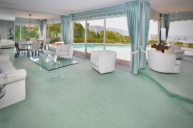 8294 Prestwick Dr, La Jolla CA: https://media.crmls.org/mediaz/968d4949-9ab9-498c-8e44-3a1c8a17039e.jpg