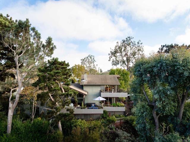 364 Bellaire Street, Del Mar CA: https://media.crmls.org/mediaz/968dcc3d-24d1-4f94-9c89-5c6283be722e.jpg