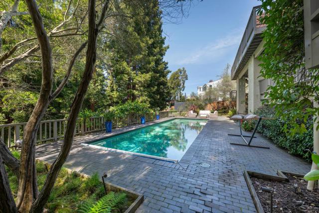 1162 Barroilhet Drive, Hillsborough CA: https://media.crmls.org/mediaz/968e1c64-e55b-4b2f-a7b0-74914c65fc79.jpg