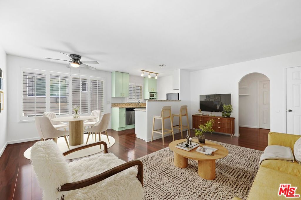 976 Larrabee Street #231