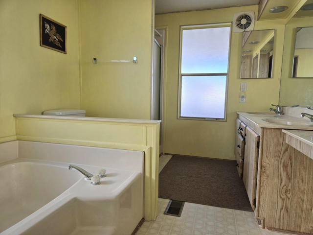 234 Settles Drive, Cathedral City CA: https://media.crmls.org/mediaz/968faf44-2c22-47e5-8d01-23563f69a611.jpg