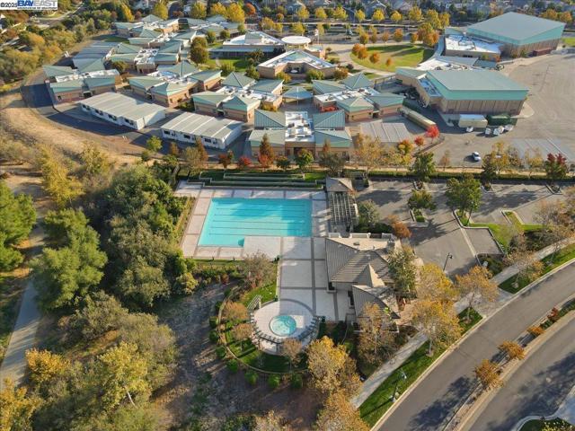 5615 Applegate Way, Dublin CA: https://media.crmls.org/mediaz/9690cc47-0722-4aca-b5c5-502cd1be992e.jpg