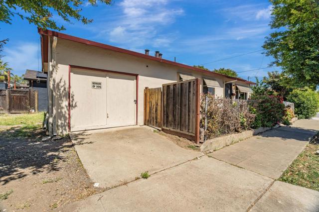 854 N 16th Street, San Jose CA: https://media.crmls.org/mediaz/9690fd7f-36df-44d2-a92f-a248f90745ed.jpg