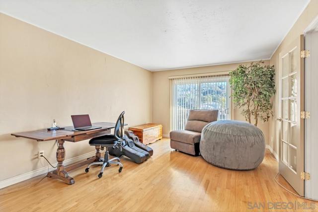 7861 Cimarron Ln, La Mesa CA: https://media.crmls.org/mediaz/96910c87-8195-4790-b9a8-c0e55be7d8de.jpg