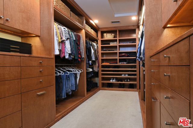 4277 Beck Avenue, Studio City CA: https://media.crmls.org/mediaz/9691ae34-e94f-4fea-beae-90f5baa8eadd.jpg
