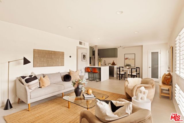 970 Palm Avenue, West Hollywood CA: https://media.crmls.org/mediaz/96920879-1957-4f83-a149-c73587f0aeff.jpg