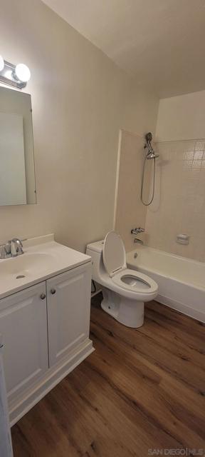 1219 Linalda Dr, El Cajon CA: https://media.crmls.org/mediaz/96932472-d445-4142-ba13-99b2ef96c59b.jpg