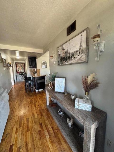 1121 Granada Avenue, Salinas CA: https://media.crmls.org/mediaz/9693998f-bc20-4ce2-980f-8eddf7ec0250.jpg