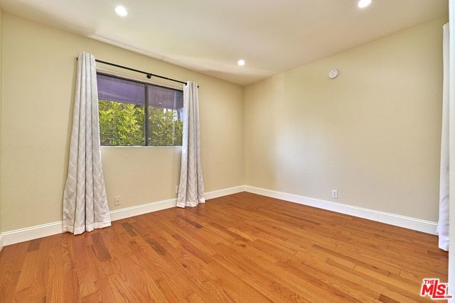 326 S Manhattan Place, Los Angeles CA: https://media.crmls.org/mediaz/96939f5e-57f2-4adc-a326-56e534bf17e5.jpg