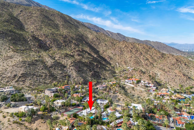 345 W Crestview Drive, Palm Springs, CA 92264