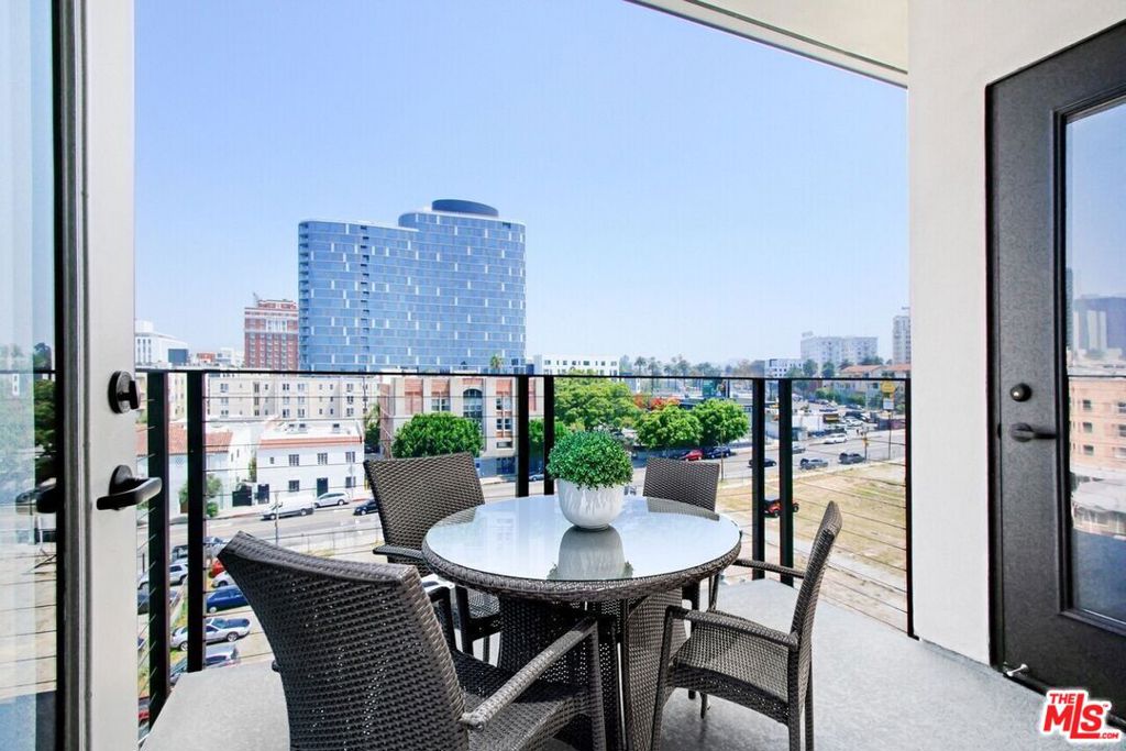 2847 Leeward Avenue #206