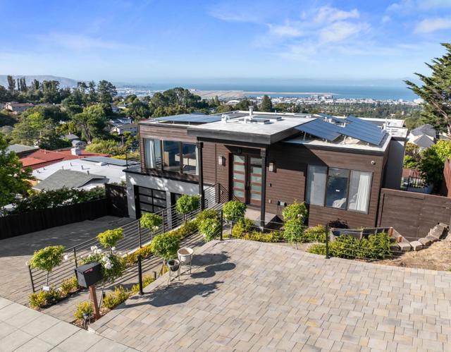 1548 Los Montes Drive, Burlingame CA: https://media.crmls.org/mediaz/96948786-fd19-429b-ace1-de9ec21bf66b.jpg